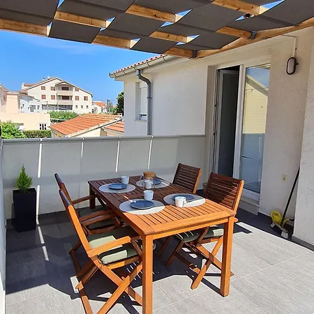 Modern Vitrenjak * זאדאר