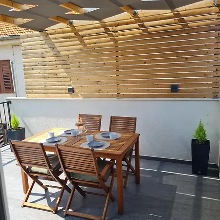 Apartment Modern Vitrenjak *