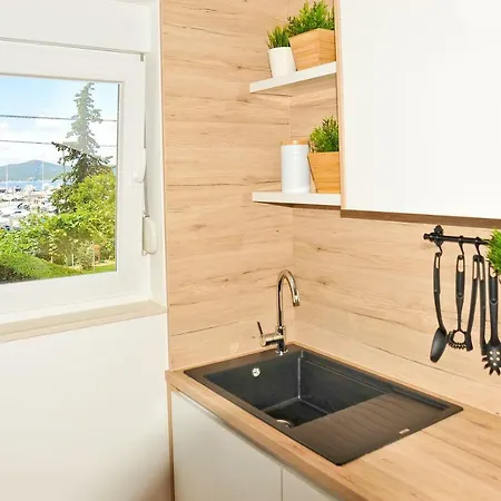 Modern Vitrenjak * זאדאר